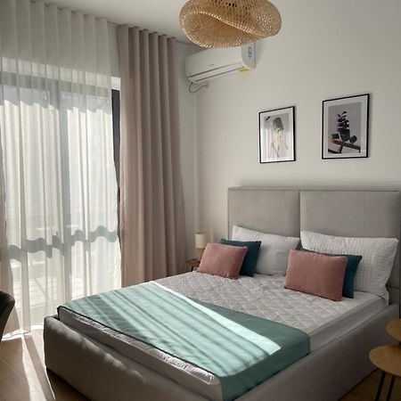 Sunny City Center Apartment Lezhe Bagian luar foto