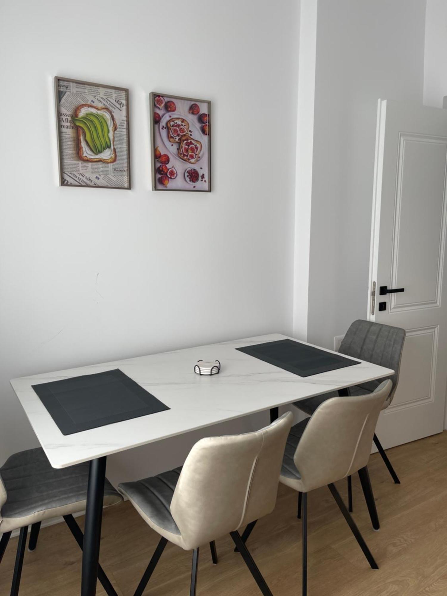 Sunny City Center Apartment Lezhe Bagian luar foto